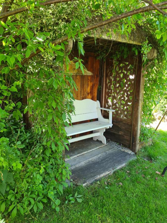 Dworek Sw.Antoniego Slawutowo Exterior foto