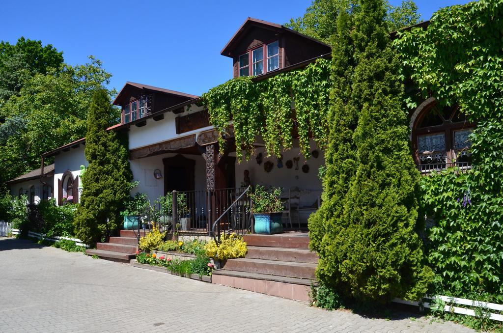 Dworek Sw.Antoniego Slawutowo Exterior foto